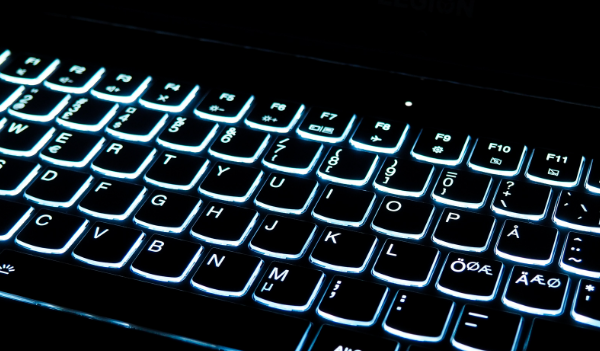 Cara Menyalakan Lampu atau Backlight pada Keyboard Laptop